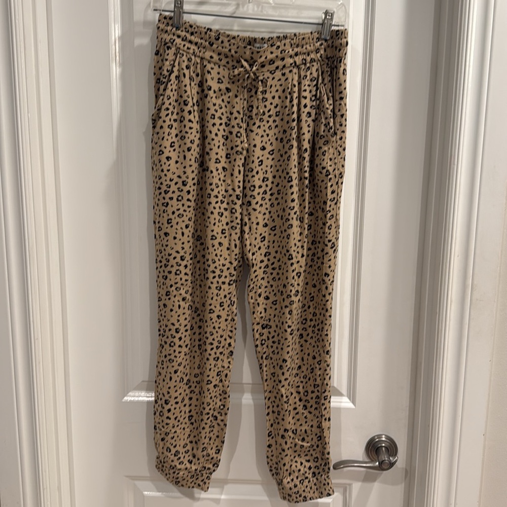 Aritzia Sunday Best Leopard Loungewear Jogger